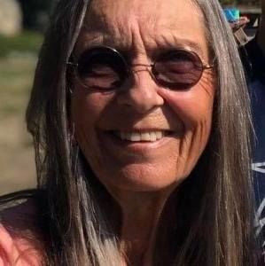 Meet your Posher, Cynthia